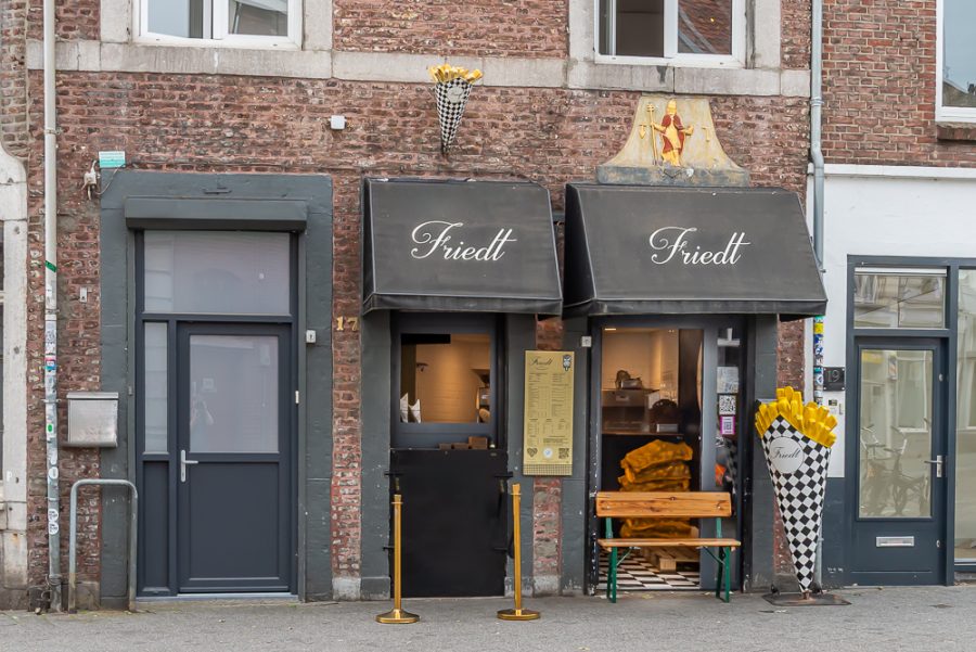 Snackbar ter overname in Maastricht, Limburg — Cafetaria – Snackbar hartje centrum Maastricht