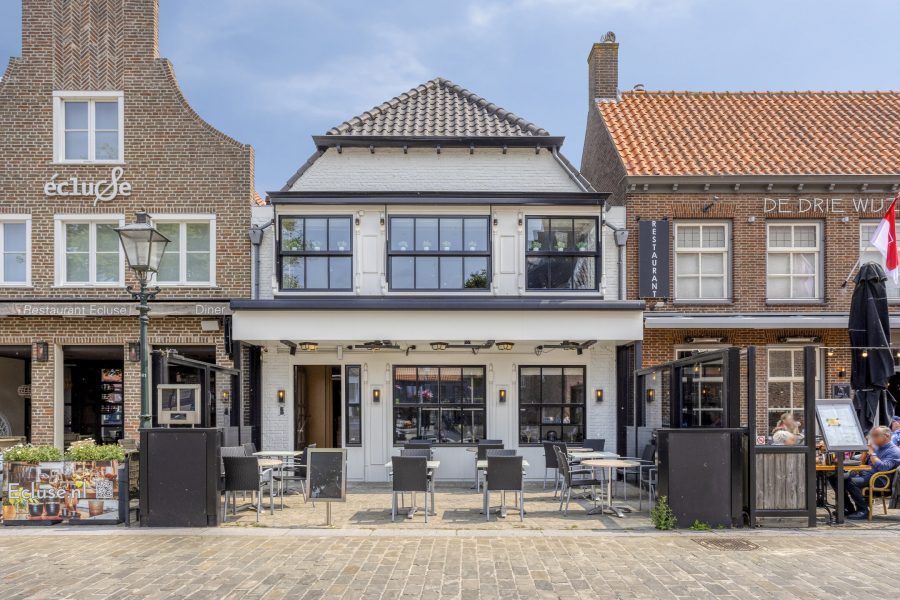 Restaurant te koop in Sluis, Zeeland — Restaurant met terras in centrum van Sluis
