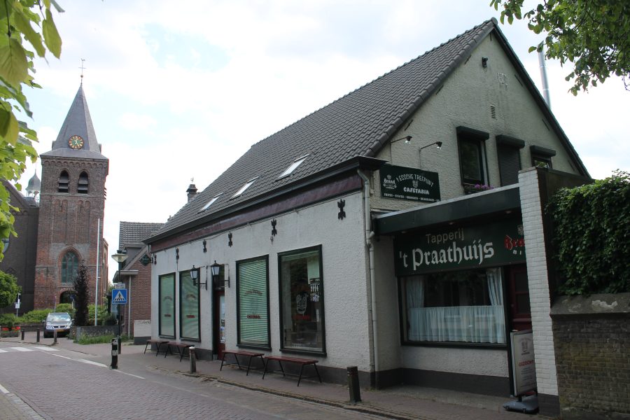 Cafetaria-snackbar te koop in Esch, Noord-Brabant — Cafetaria ’t Essche Trefpunt Esch met Onroerend Goed Nieuw