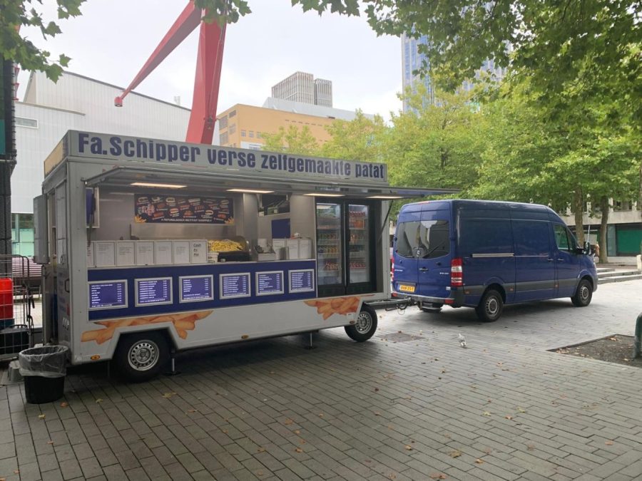Snack/viswagens ter overname in Rotterdam, Zuid-Holland