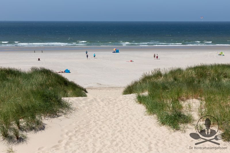 Strandpaviljoen ter overname in Zuid-Holland — Beachclub in Kijkduin te koop - De Horecatussenpersoon Horecamakelaar