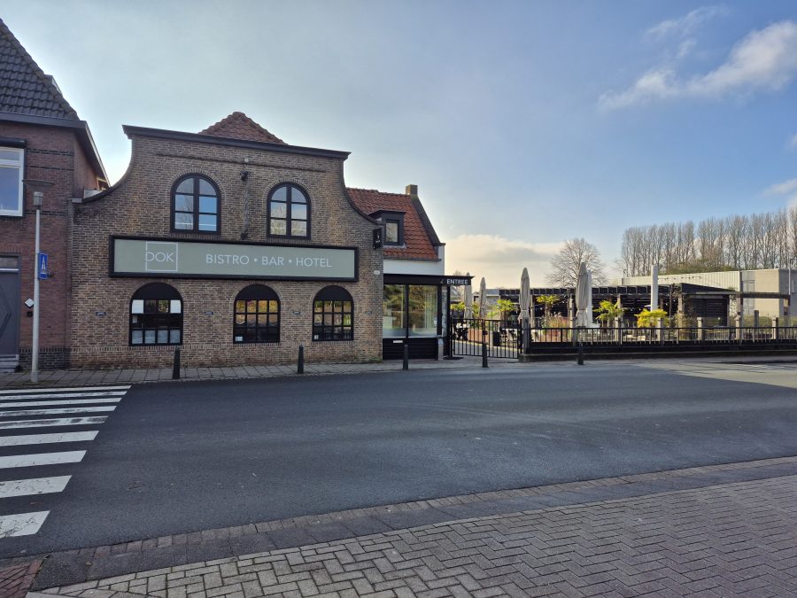 Hotel-restaurant ter overname in Steenbergen, Noord-Brabant — Te Koop Restaurant-Hotel DOK te Steenbergen