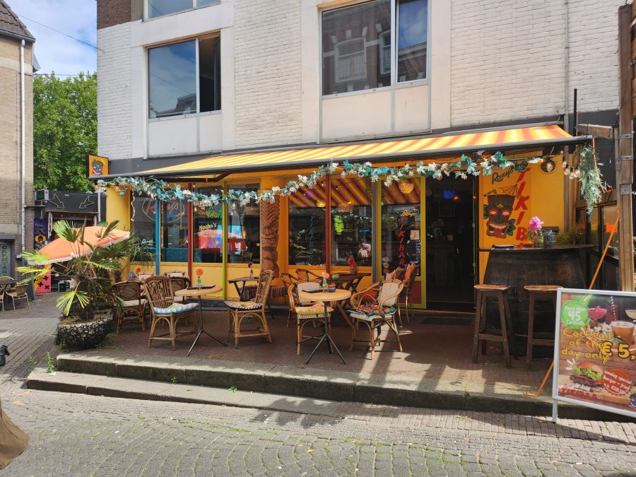 Eetcafé ter overname in Nijmegen, Gelderland — Hippe Trendy Tikki Cocktailbar hartje Centrum Nijmegen