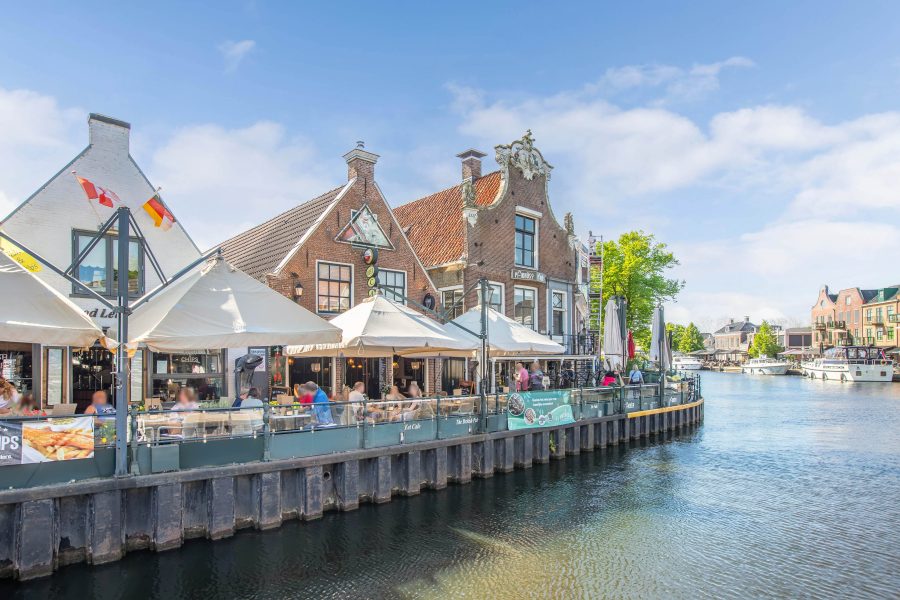Eetcafé ter overname in Lemmer, Friesland — Sfeervolle British pub met bovenwoning in Lemmer!