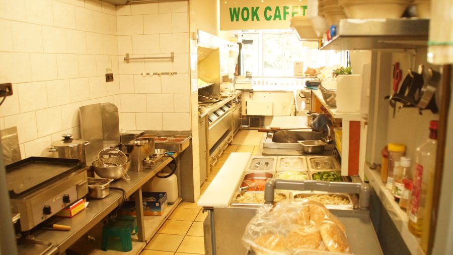 Cafetaria-snackbar ter overname in Eindhoven, Noord-Brabant — Cafetaria Wok Stratum deel Eindhoven ter overname.