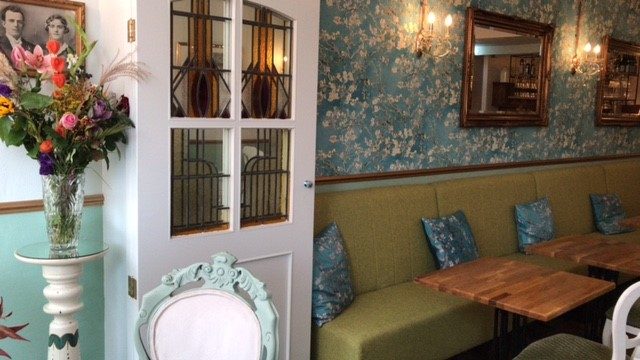 Restaurant ter overname in Bussum, Noord-Holland — Klein restaurant in centrum van Bussum; max 25 pl