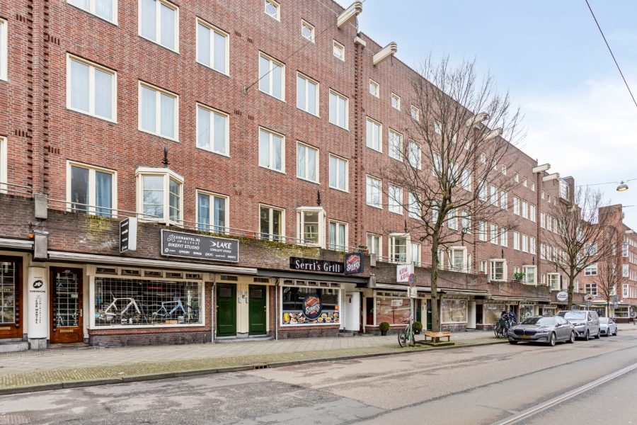 Afhaalrestaurant ter overname in Amsterdam, Noord-Holland — ID3990 Afhaal- en bezorglocatie aan Hoofddorplein