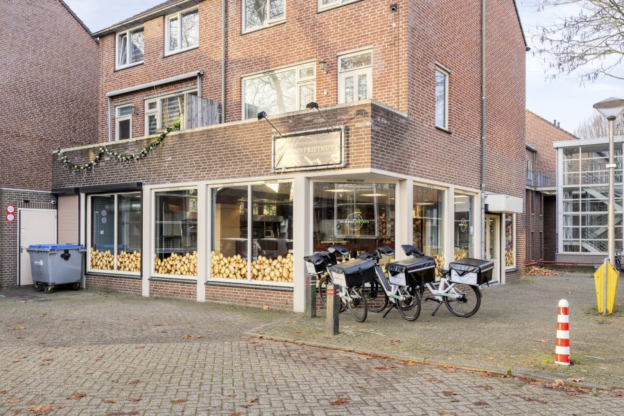 Cafetaria-snackbar te huur in Helmond, Noord-Brabant — HELMONDS FRIETHUYS TE HELMOND
