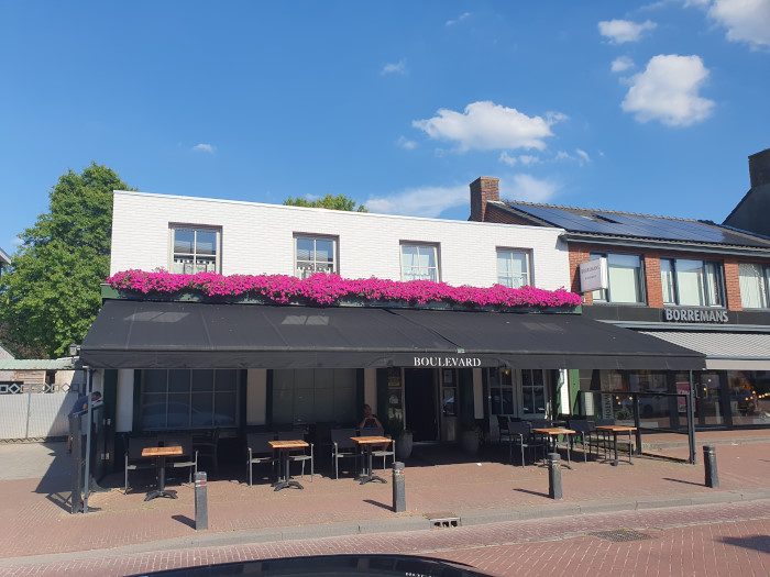Café-bar-zaal ter overname in Hoogerheide, Noord-Brabant — CAFE DE BOULEVARD - HOOGERHEIDE