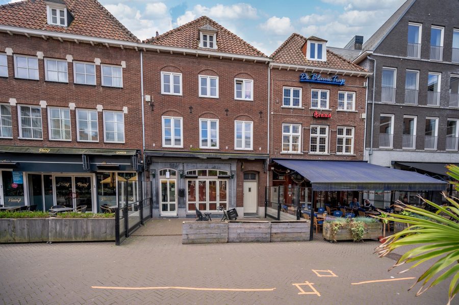 mogelijk als: restaurant of brasserie of lunchroom te huur in Venlo, Limburg — Horecaruimte Oude Markt Venlo incl. woning