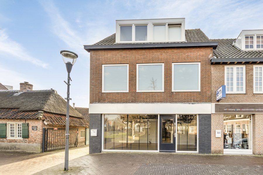 mogelijk als: restaurant of brasserie of lunchroom ter overname in Nuenen, Noord-Brabant — Berg 38 te Nuenen