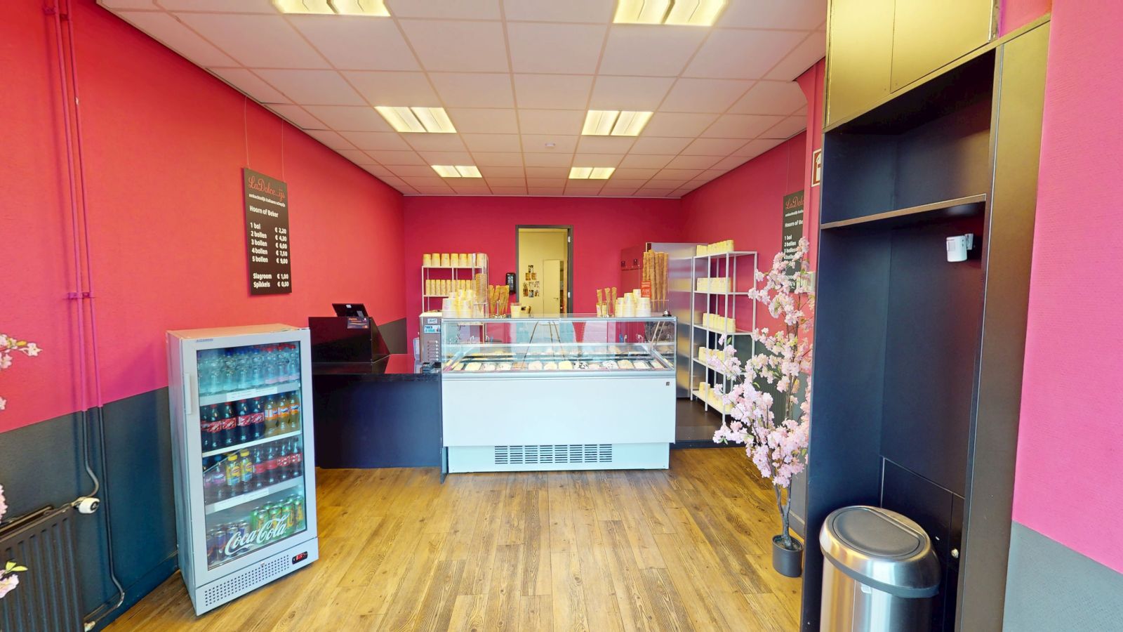 Foto 3 van 10: IJssalon ter overname in Zwolle, Overijssel — Zwolle | ijssalon La Dolce