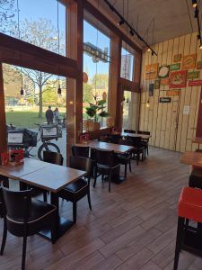 Foto 3 van 10: Cafetaria-snackbar ter overname in Enschede, Overijssel — BurgerMe Enschede. Scherpe vraagprijs!!