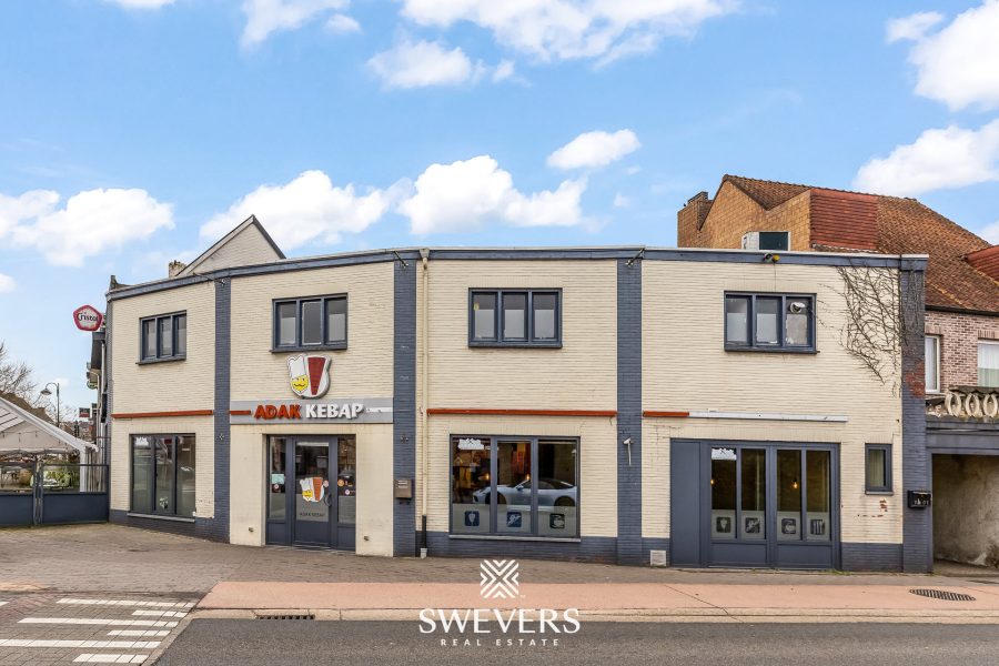 Horeca- onroerendgoed te koop in Hamont-Achel, Vlaanderen — Knappe handelszaak en ruim app in Hamont