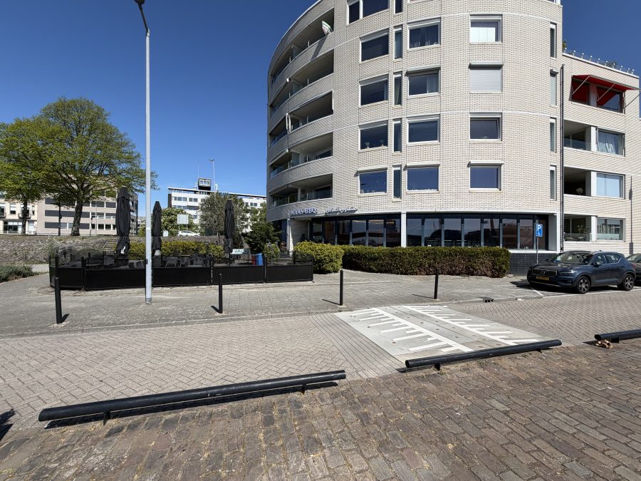 Restaurant ter overname in Rotterdam, Zuid-Holland — Maas BBQ, Oosterkade 119, met terras aan de Maas