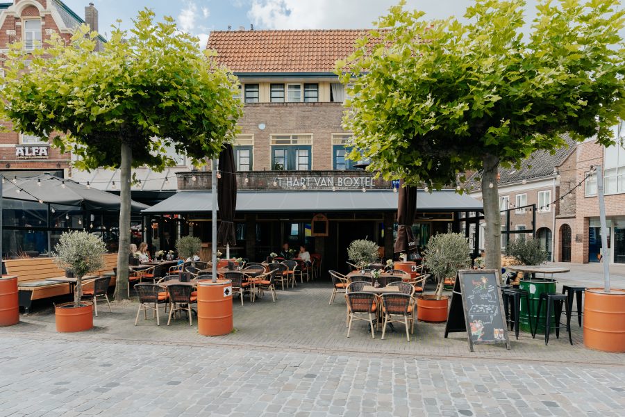 Café-bar-zaal ter overname in Boxtel, Noord-Brabant — Absolute toplocatie op de Markt in Boxtel