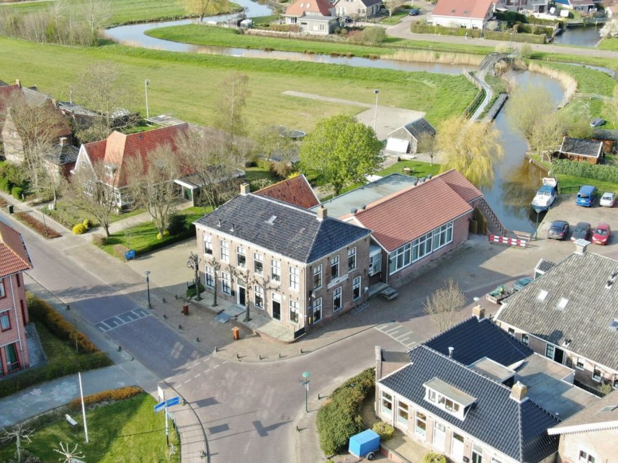 Café-bar-zaal ter overname in Blauwhuis, Friesland — Grand Café de Freonskip in Blauwhuis