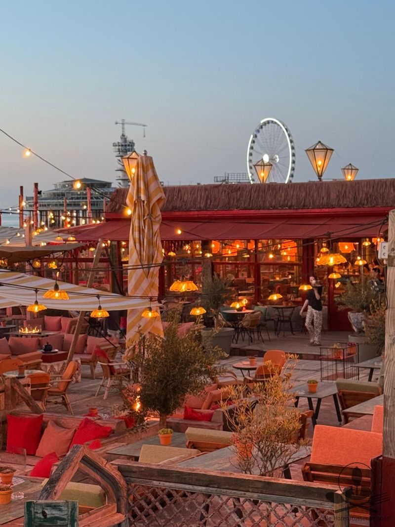Strandpaviljoen ter overname in 's-Gravenhage, Zuid-Holland — Dubbel strandpaviljoen in Scheveningen te koop