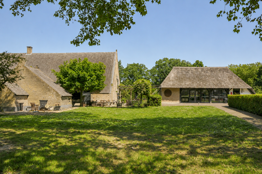 Restaurant/Partycentrum ter overname in Etten-Leur, Noord-Brabant — Restaurant en feestlocatie onder één dak