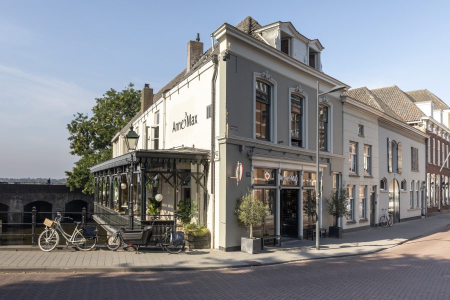 Restaurant/bezorgservice ter overname in 's-Hertogenbosch, Noord-Brabant — FRESH FOOD COFFEE CAFÉ ANNE&MAX TE 'S-HERTOGENBOSC