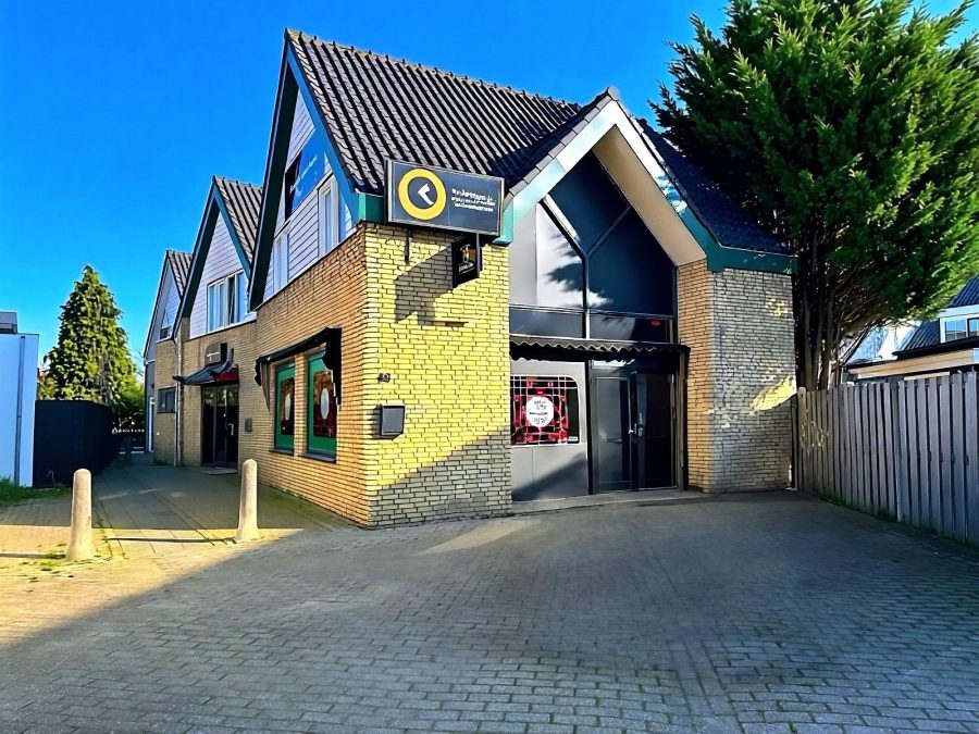 Restaurant ter overname in Hendrik-Ido-Ambacht, Zuid-Holland — Vernieuwd Restaurant + Woning – Regio Rotterdam