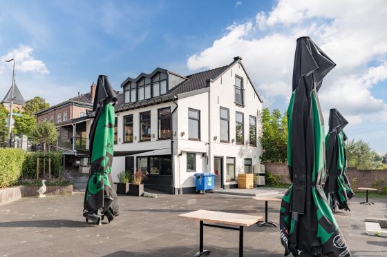 Restaurant ter overname in Tricht, Gelderland — Restaurant met terras en LingeZicht ter overname