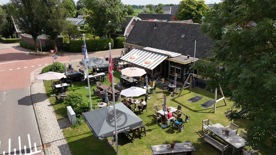 Eetcafé ter overname in Oudkarspel, Noord-Holland — Gerenommeerd en bekroond eetcafé met groot terras