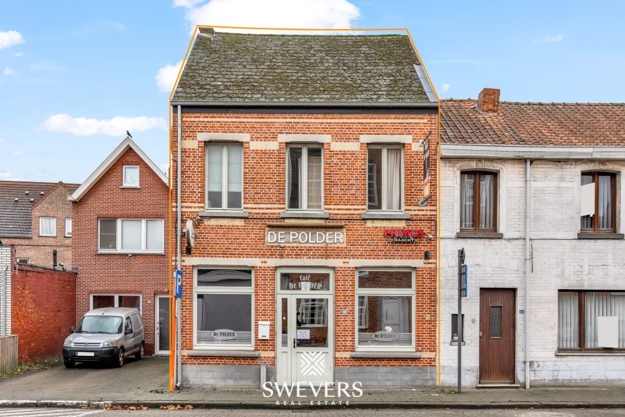 Café/Cafetaria te koop in Mol, Antwerpen — Op te frissen horecazaak met terras in Mol