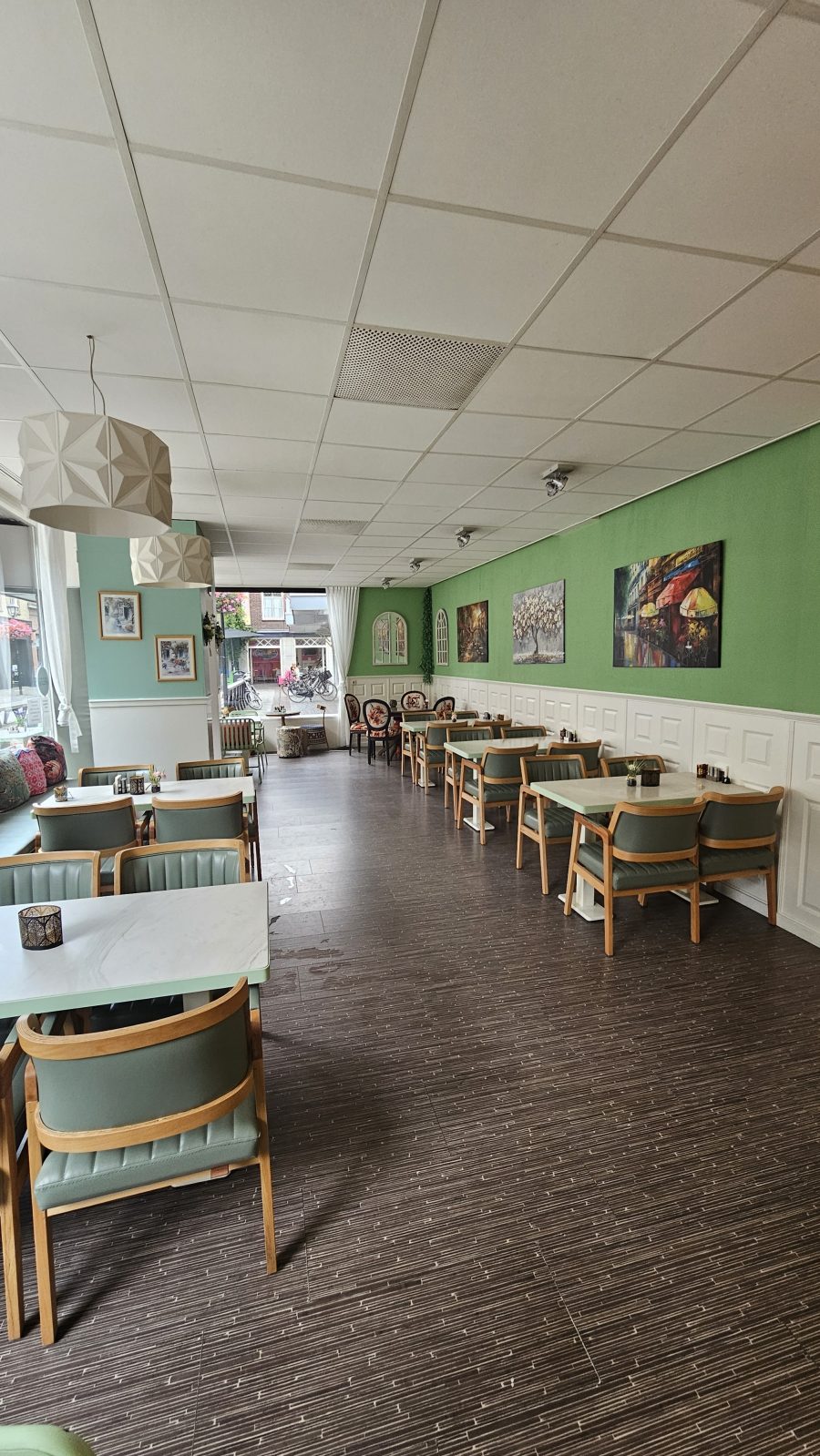 Eetcafé ter overname in Noord-Brabant — Instapklare Lunchroom in Boxtel–Complete Inventari