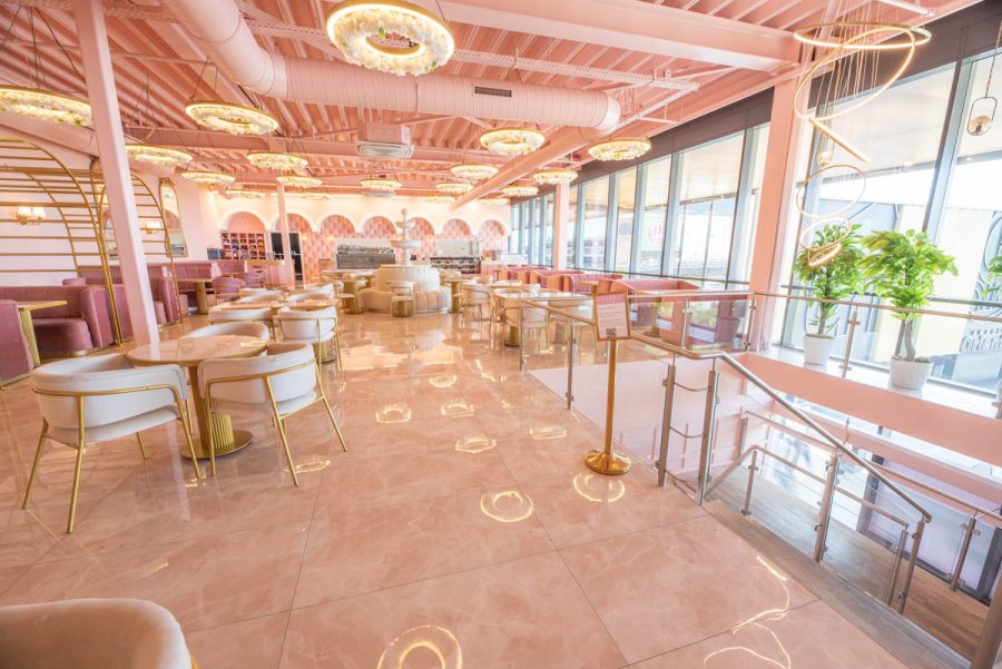 Restaurant te huur in Rotterdam, Zuid-Holland — Grote horecazaak op Zuidplein Rotterdam