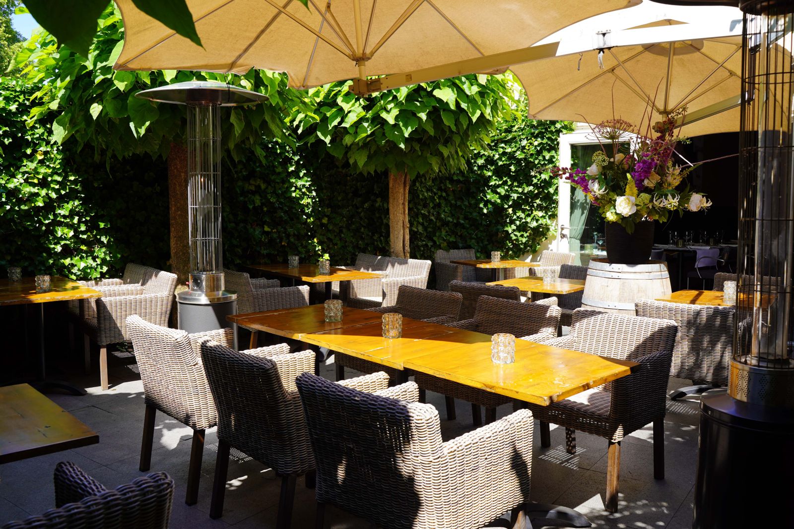 Foto 2 van 8: Restaurant te huur in Enschede, Overijssel — Luxe restaurant met binnentuin in hartje Enschede