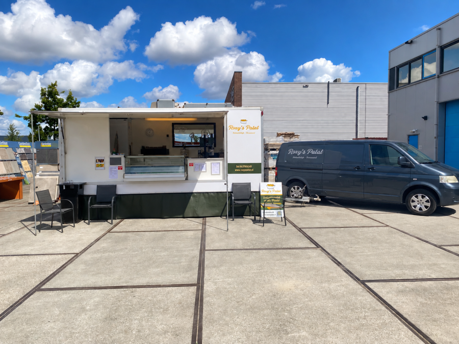 Cafetaria-snackbar ter overname in De Goorn, Noord-Holland — VMH5-3048 Foodtruck, transporter én standplaatsen
