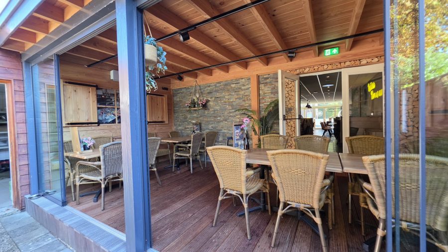 Cafetaria-snackbar ter overname in Budel, Noord-Brabant — Jouw horeca-avontuur start bij Kom Us Aan in Budel